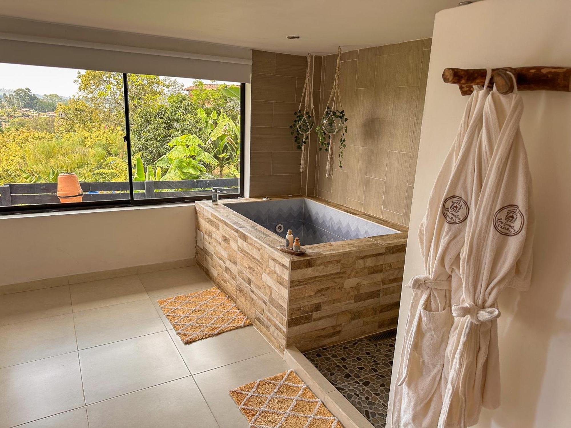 Cabanas Con Jacuzzi Y Chimenea - Casa Floral, Marinilla Exterior photo